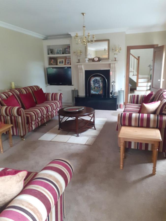 Single Or Twin Room In Lovely Country Residence Nobber 外观 照片