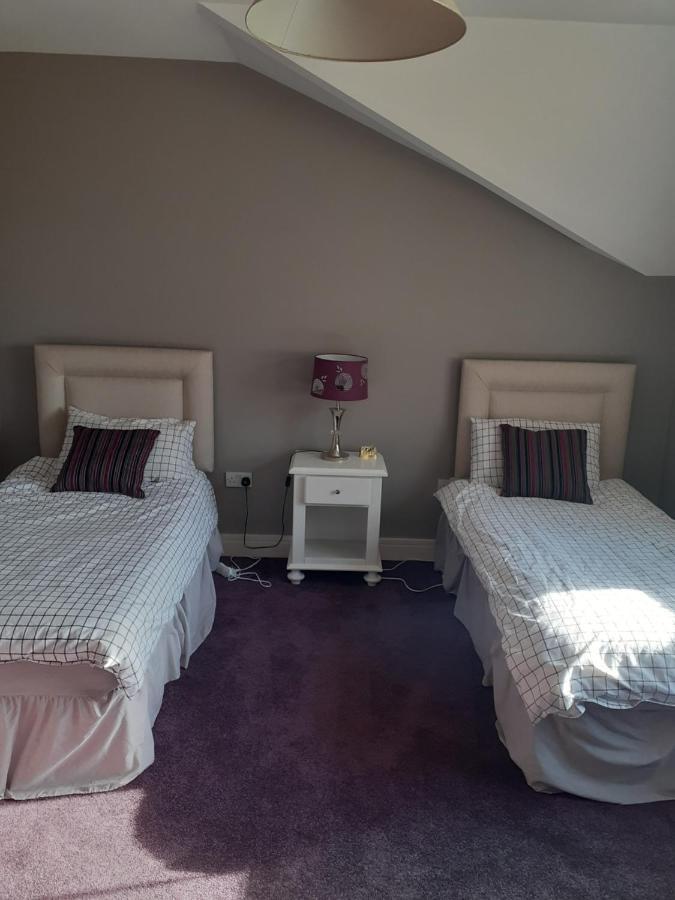 Single Or Twin Room In Lovely Country Residence Nobber 外观 照片