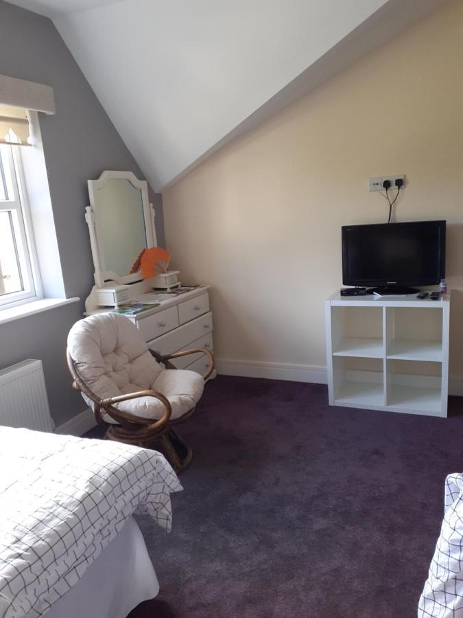 Single Or Twin Room In Lovely Country Residence Nobber 外观 照片