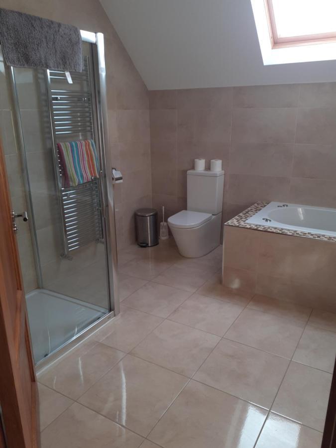 Single Or Twin Room In Lovely Country Residence Nobber 外观 照片