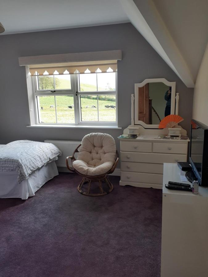 Single Or Twin Room In Lovely Country Residence Nobber 外观 照片