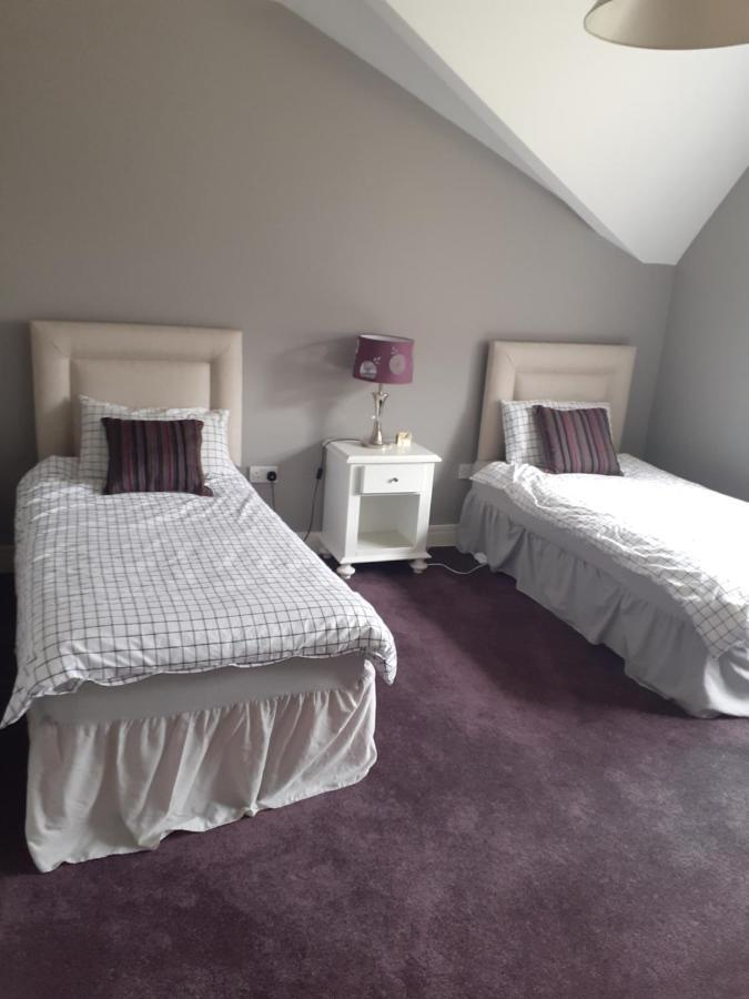 Single Or Twin Room In Lovely Country Residence Nobber 外观 照片