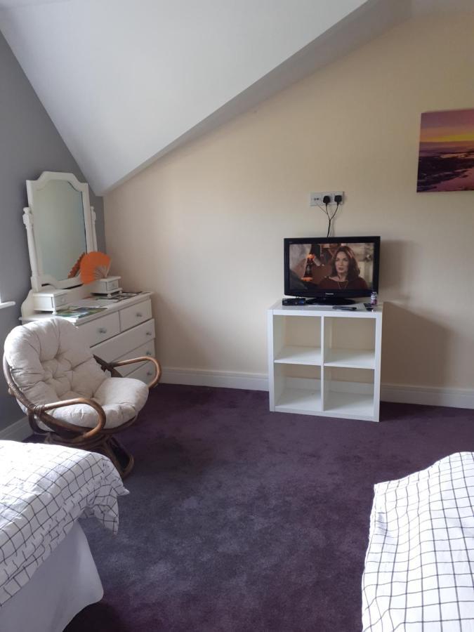 Single Or Twin Room In Lovely Country Residence Nobber 外观 照片